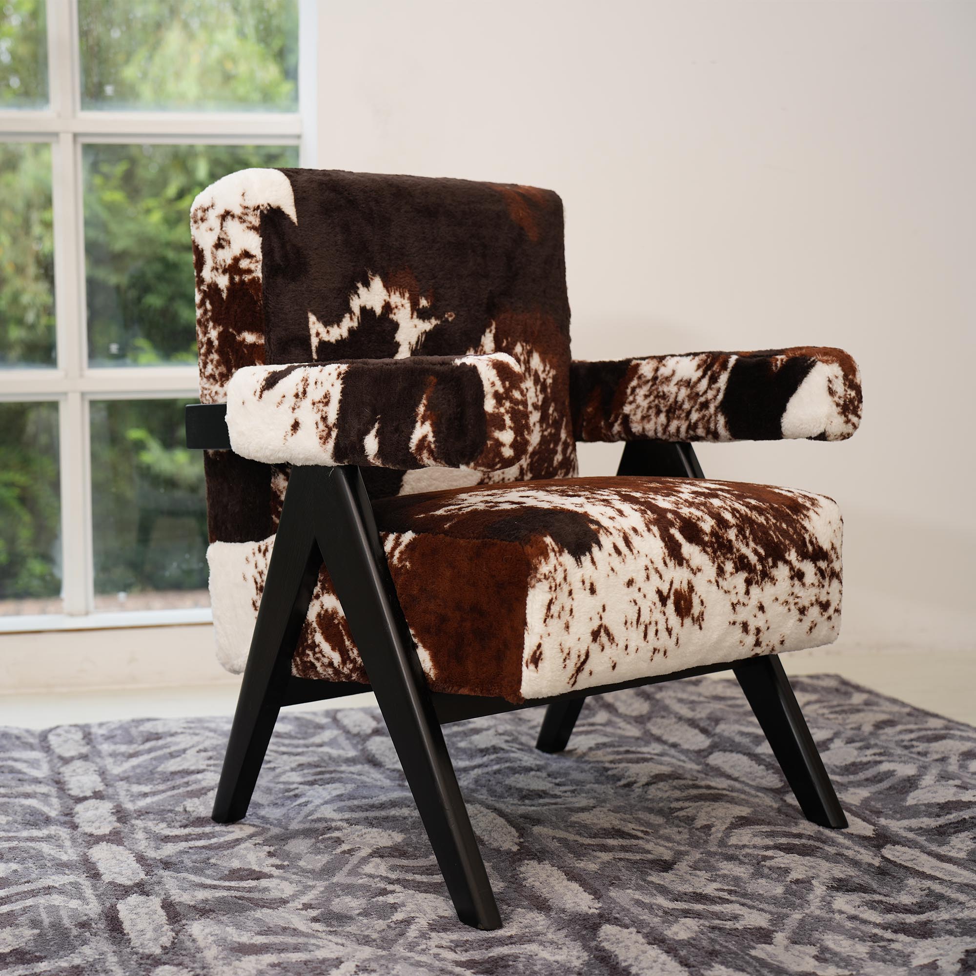 Commercial Fabric Printing - Sillón con estampado de vaca, respaldo